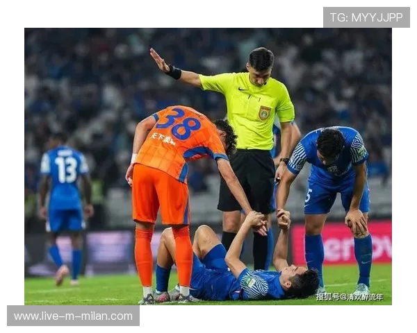 国际足联争议判罚撼动权威舆论沸腾