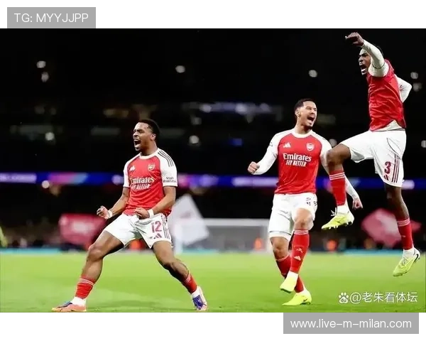 拜仁通过中路连续渗透令人窒息：足球战术的完美展现